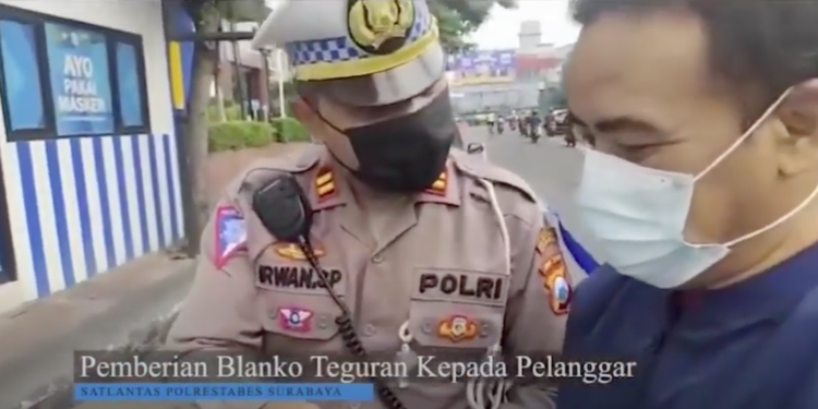 Viral Warga Surabaya Ucapkan Terima Kasih Saat Diberikan Teguran Polisi