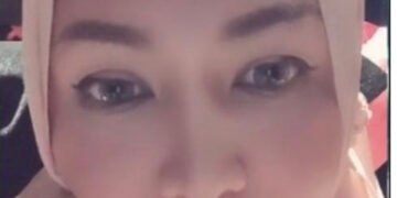 Sebuah Kursi Kosong Di Gedung Bioskop Goyang Sendiri