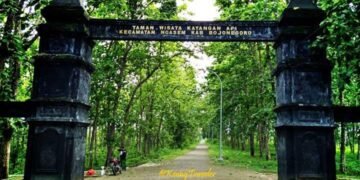 Wisata Kayangan Api Bojonegoro Yang Penuh Sejarah