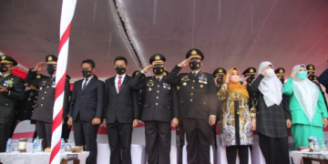 Kasat Lantas Polrestabes Surabaya AKBP Teddy Chandra Khidmat Ikuti Upacara HUT Bhayangkara Ke 76